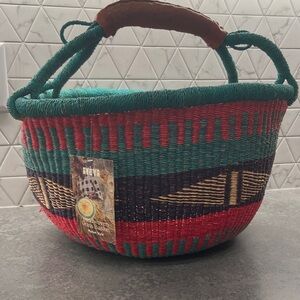 NWT AYEYA Handwoven Grass Basket 15” x 9” x 14”
